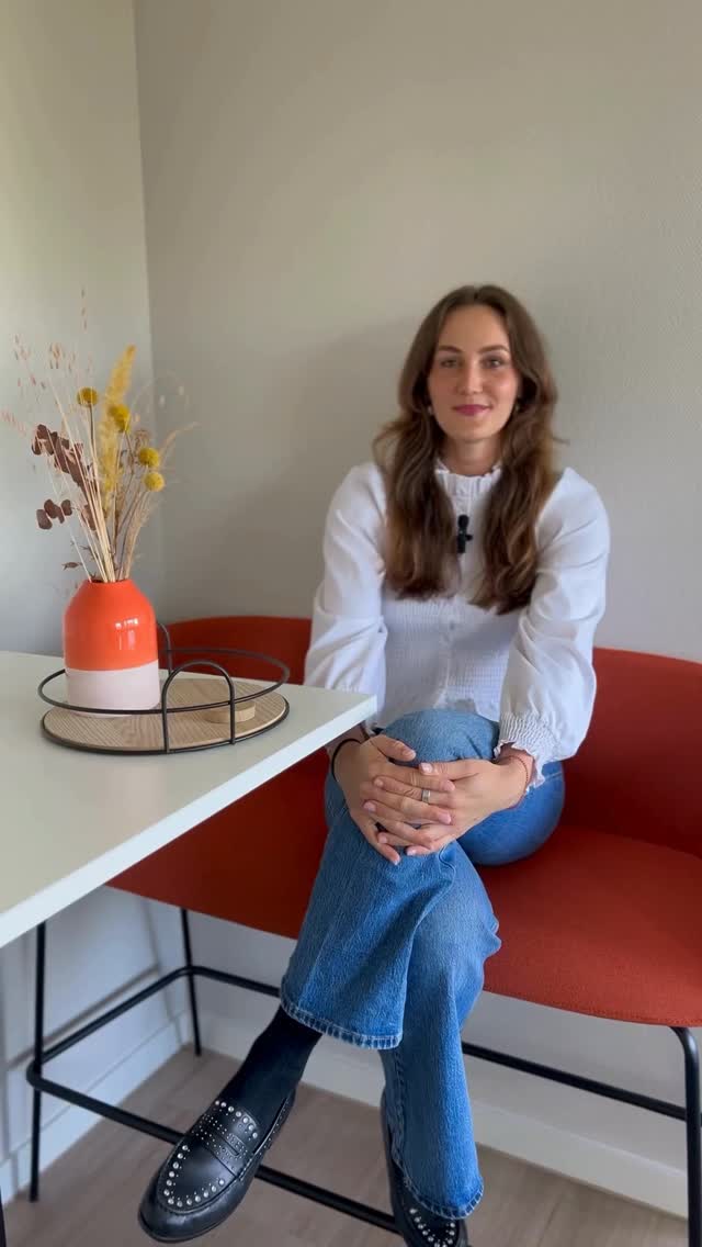 Insights unserer KI-Botschafter: Folge 1 mit Laura 🎬

&bdquo;Vor dem KI-Botschafterprogramm hatte ich selbst nicht so viel Ahnung von KI &ndash; umso cooler ist es zu sehen, wie sehr man danach dazu bef&auml;higt wird&ldquo;, erz&auml;hlt Laura.

Ihr Start: die KI-Botschaftertage, dann w&ouml;chentliche Greenbelt-Sessions mit anderen Botschafterinnen und Botschaftern &ndash; Theorie, Praxis, kleine Aufgaben.
Heute schreibt Laura eigene Prompts, baut Custom-GPTs und legt Wissensdatenbanken an. 💡

Mehr dazu im Video &ndash; deine KI-Story beginnt hier.

#MADSACKKarriere #KIBotschafter #DeineStoryBeginntHier #ZukunftGestalten